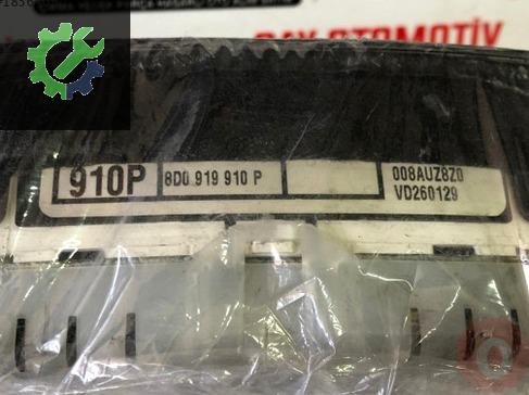 Audi A4 gösterge saati cikma 8D0919910