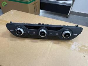 8W0820043 Audi A4 B9 Klima Kontrol Ünitesi (2016/2020)