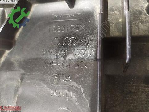 Audi A4 8W0807771 çıkma parça