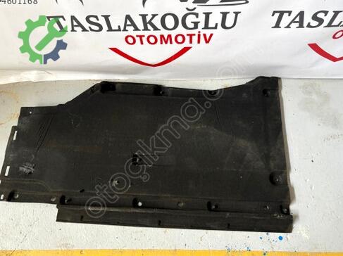 Audi A4 Alt Muhafaza 8W0825208B çıkma parça