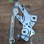 Audi A4 2022 Çıkma Kaput Menteşesi 8W0823302D