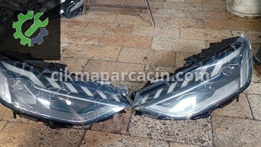 Audi A4 Sağ Ön Far çıkma parça