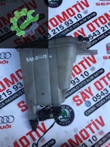 Audi A4/A5 Antifiriz genleşme bidonu 8K0121403G