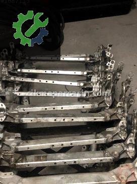 Audi A4 Radyatör Traversi 8T0399315H çıkma parça