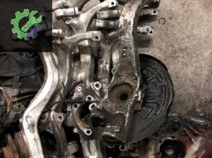 Audi A4/A6 sol aks tasiyici porya cikma orj 8E0257F