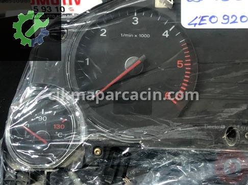 Audi A8 Gösterge Paneli 4E0920900F çıkma parça