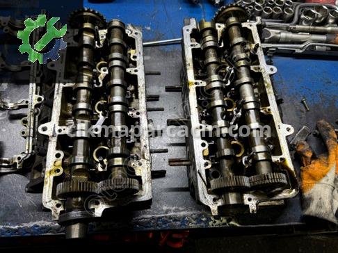 Audi Q7 Eksantrik Mili çıkma parça