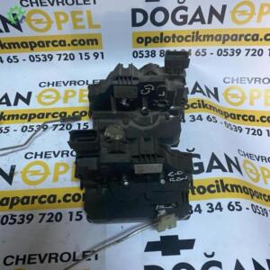 Opel Corsa D Çıkma Sağ Ön Kapı Kilidi 13258274