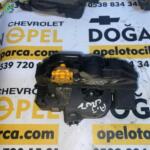 Opel Astra J Sol Ön Çıkma Kapı Kilidi 1397522