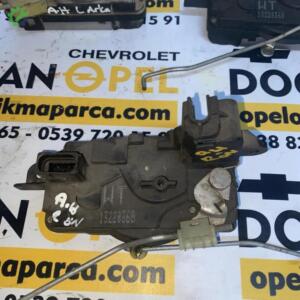 Opel Astra H Sağ Ön Çıkma Kapı Kilidi GM 13210749,13220368