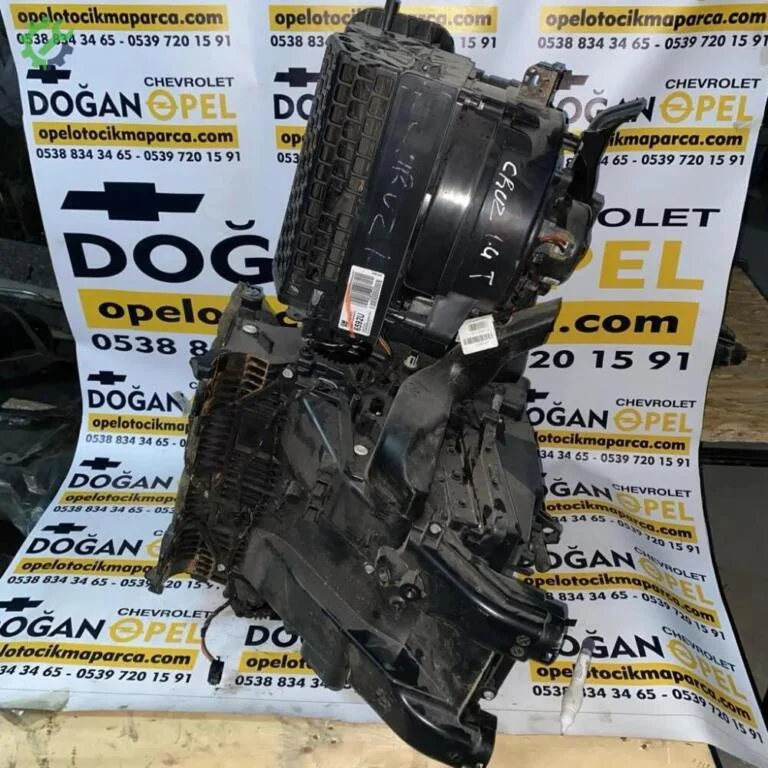 Opel Astra Kalorifer çıkma parça