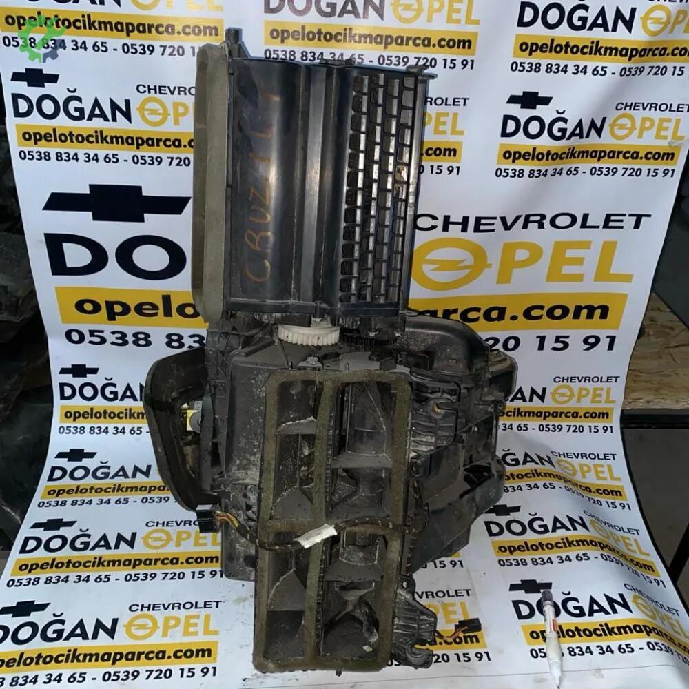 Opel Astra Kalorifer çıkma parça