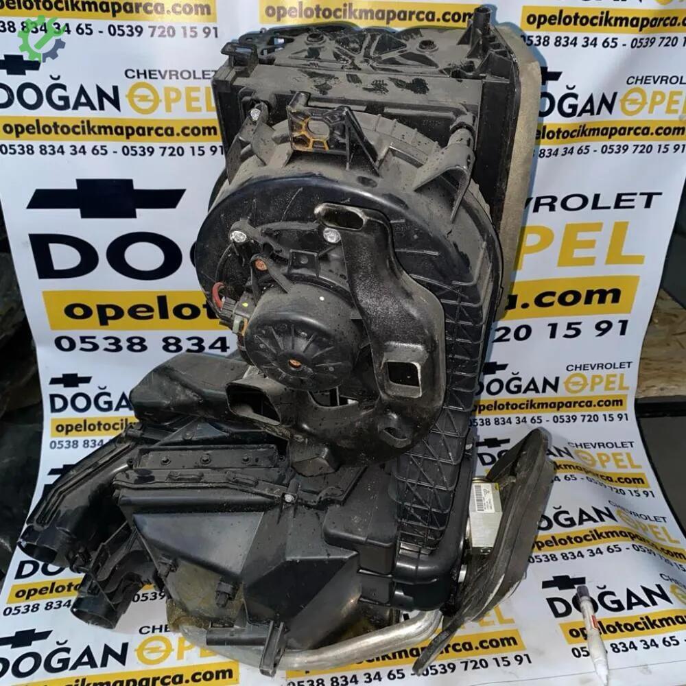 Opel Astra Kalorifer çıkma parça