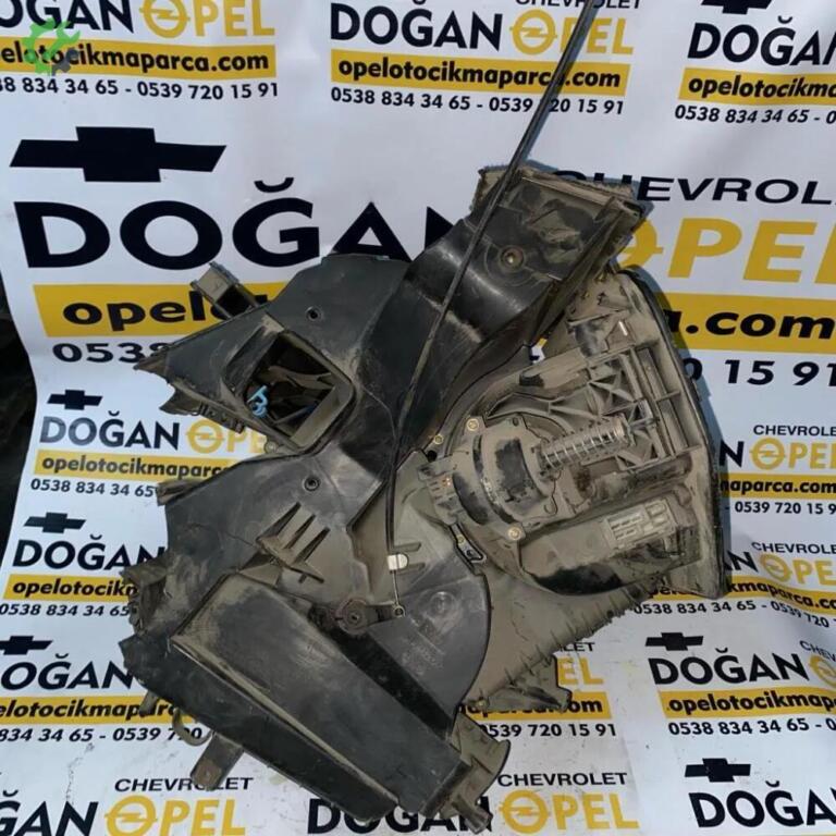 Opel Vectra Kalorifer çıkma parça