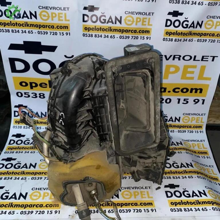 Opel Insignia Kalorifer çıkma parça