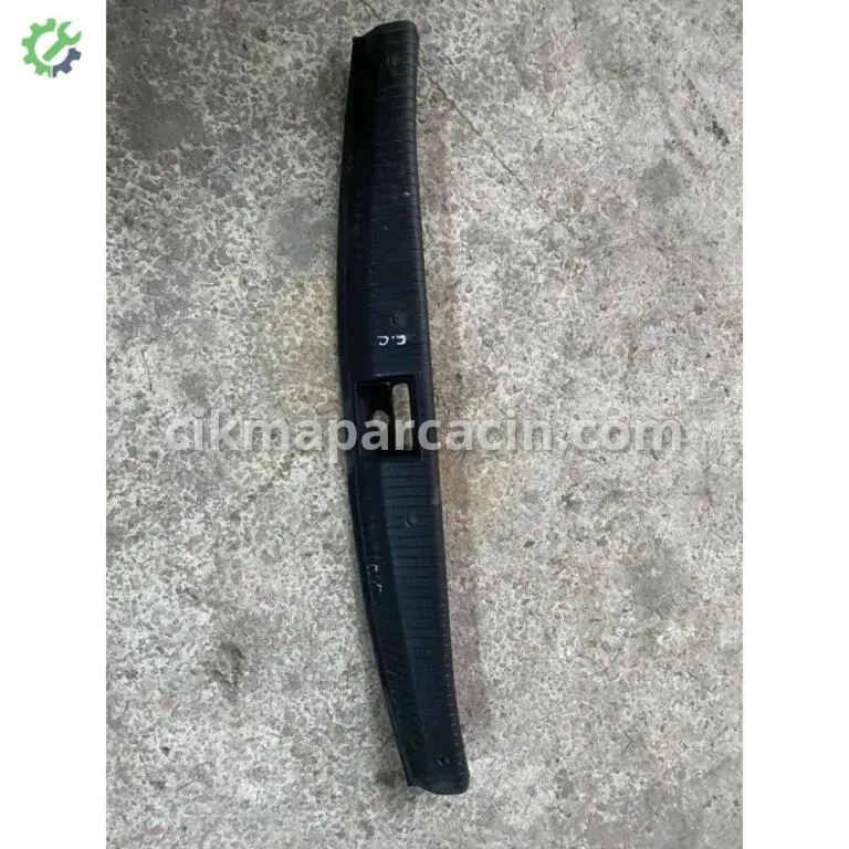 Opel Corsa Bagaj Eşiği çıkma parça