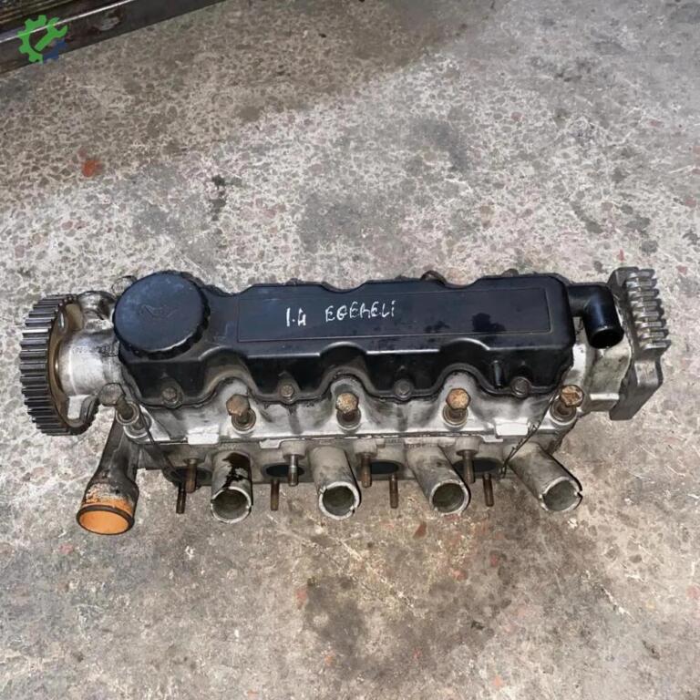 Opel Corsa Silindir Kapak çıkma parça