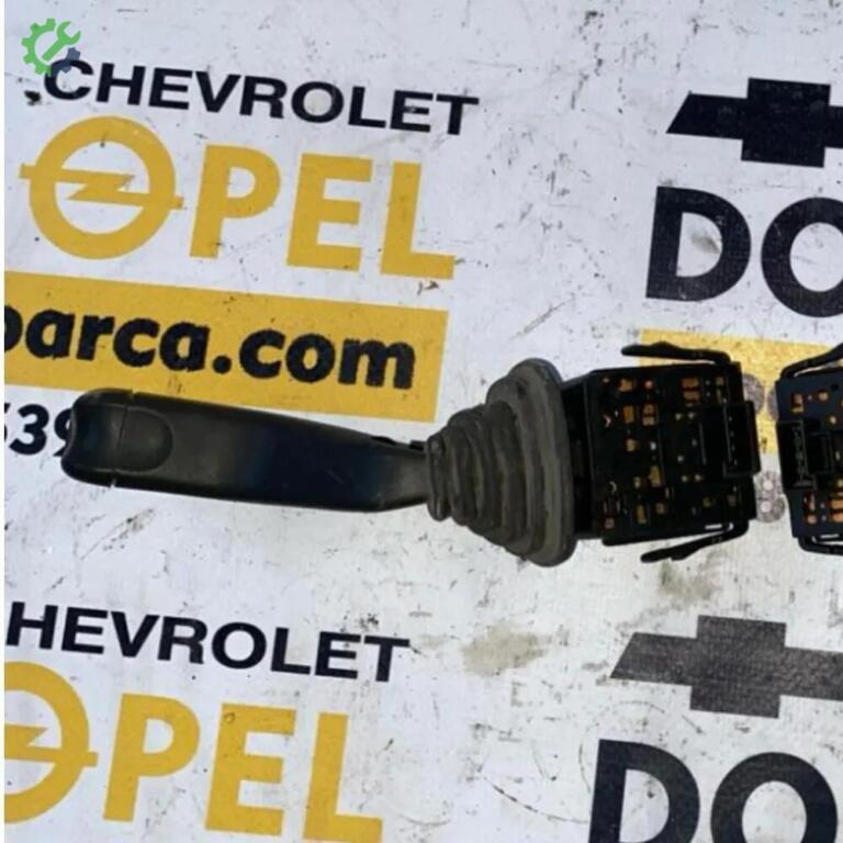 Opel Corsa Sinyal Kolu çıkma parça
