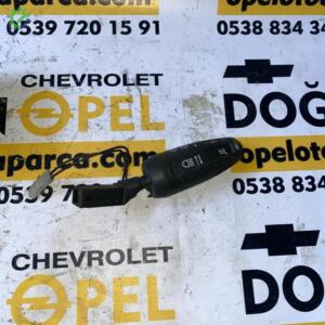 Opel Corsa D Çıkma Sinyal Kolu Hız Sabitleme, Cruise Control Özelliği Mevcuttur.
