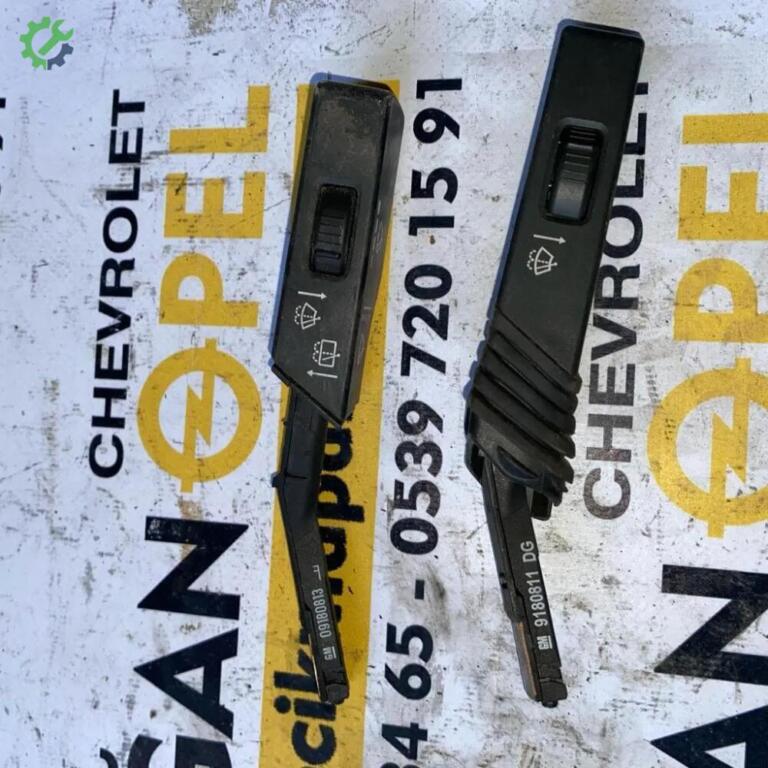 Opel Vectra Silecek Kolu çıkma parça