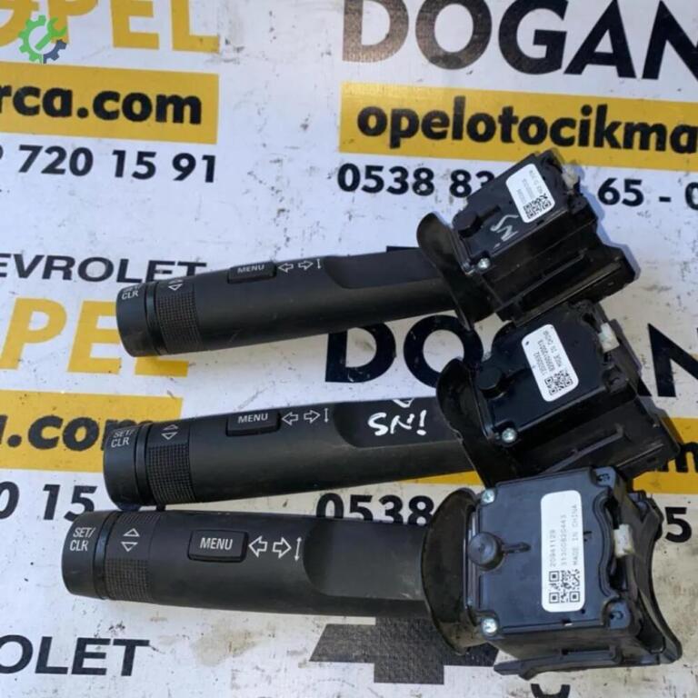 Opel Astra Sinyal Kolu çıkma parça