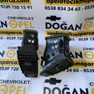 Opel Astra K Çıkma Sol Orta Havalandırma Izgarası (Muzul-Üfleme) GM 39079605, 13406754