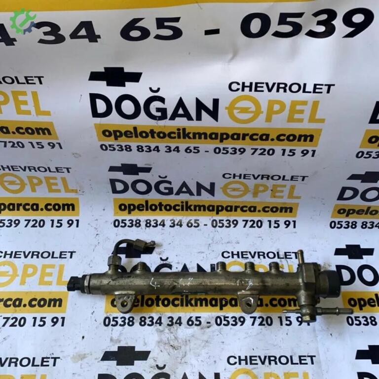 Opel Astra Enjektör Kütüğü çıkma parça