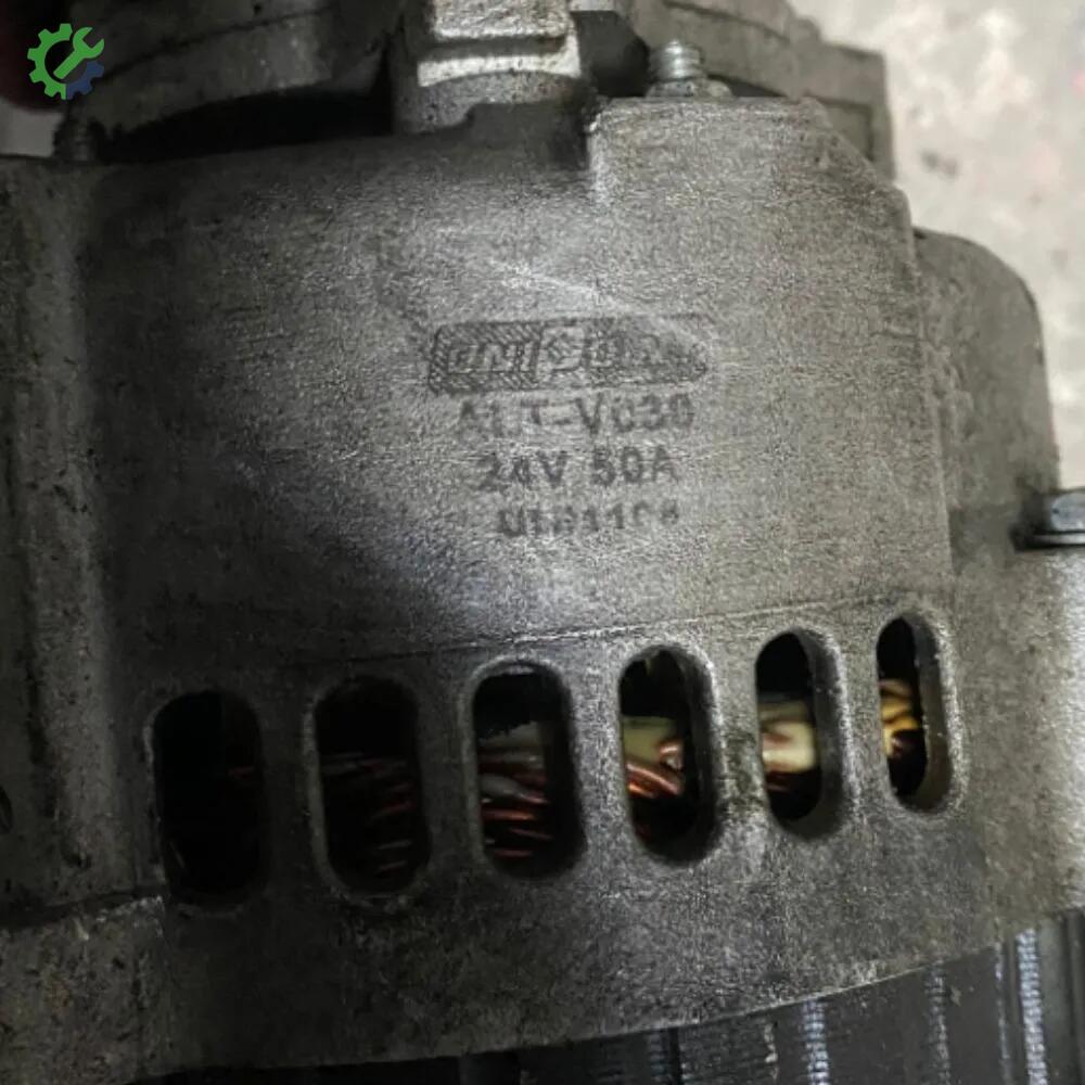 Isuzu NKR Alternatör çıkma parça