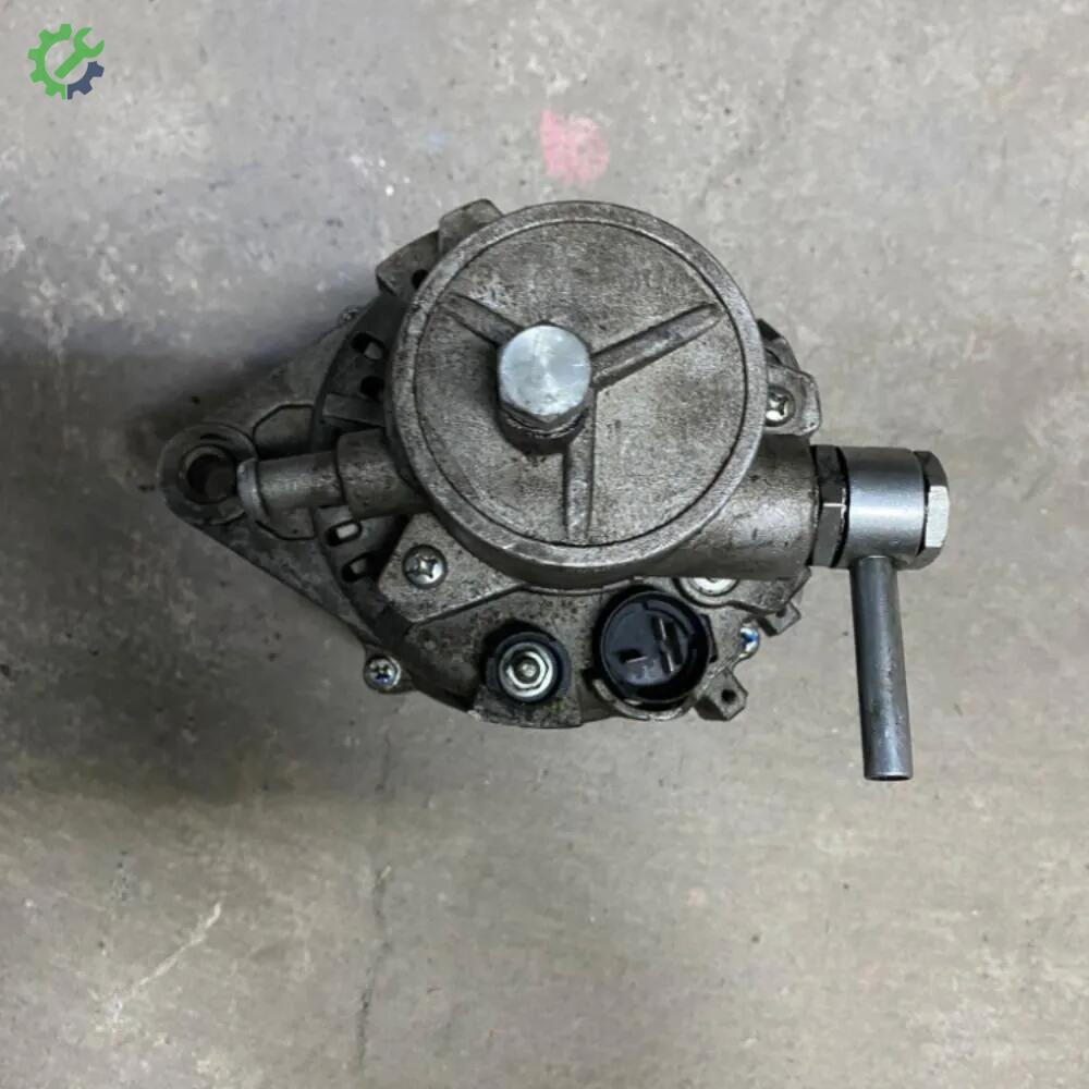 Isuzu NKR Alternatör çıkma parça