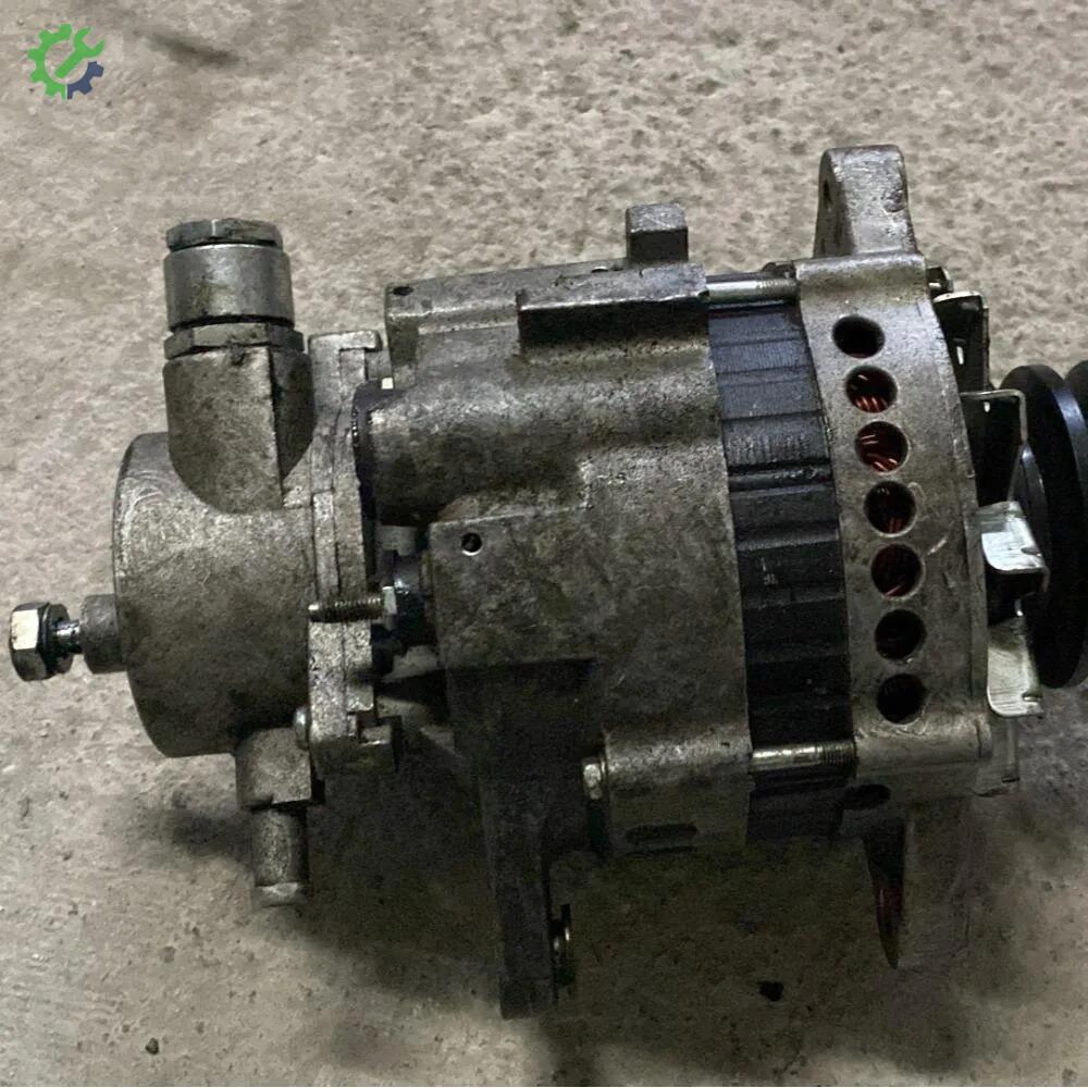 Isuzu NKR Alternatör çıkma parça