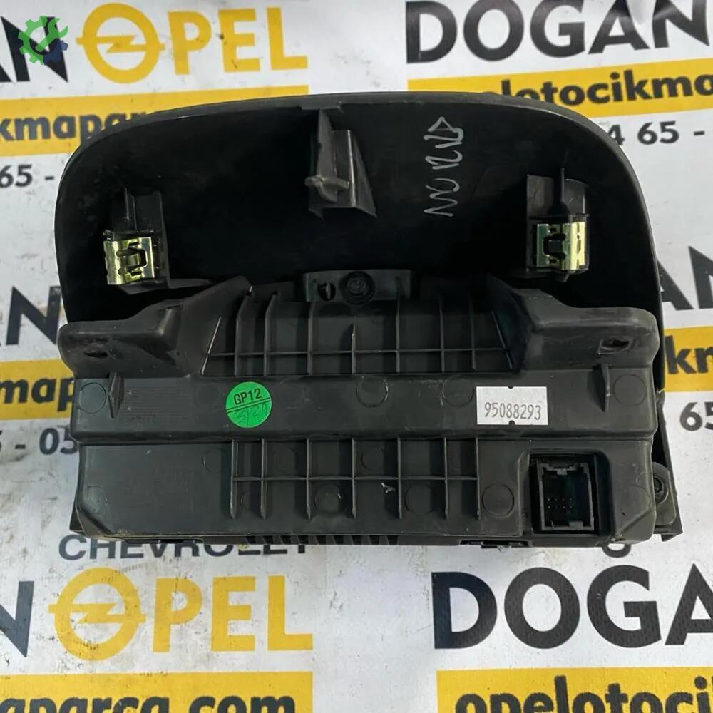 Opel Mokka Bilgi Ekranı 95088293 çıkma parça