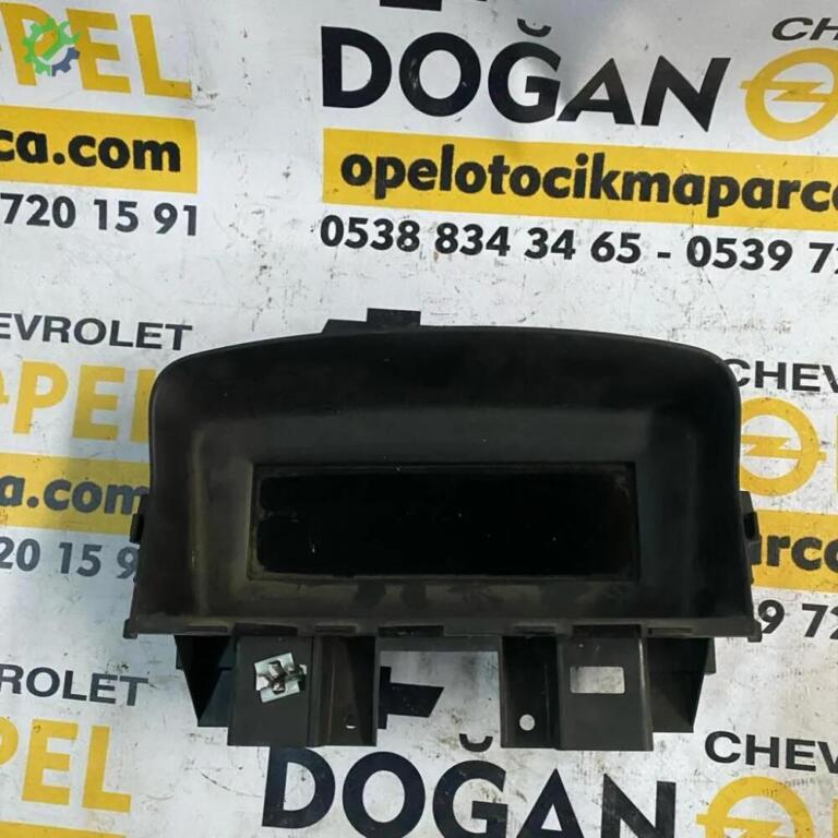 Chevrolet Cruze Bilgi Ekranı çıkma parça