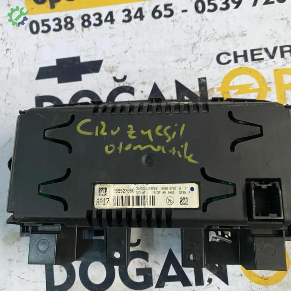 Chevrolet Cruze Bilgi Ekranı S5952766G çıkma parça