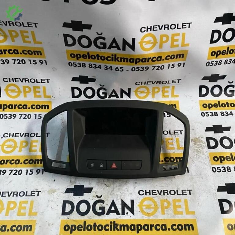 Opel Insignia Göğüs çıkma parça