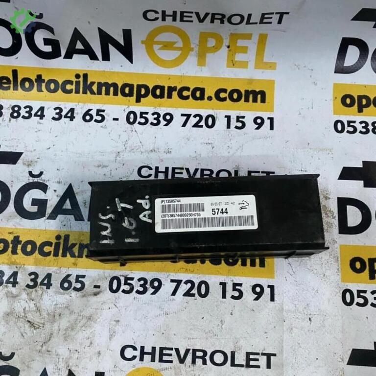 Opel Insignia Klima Beyni çıkma parça
