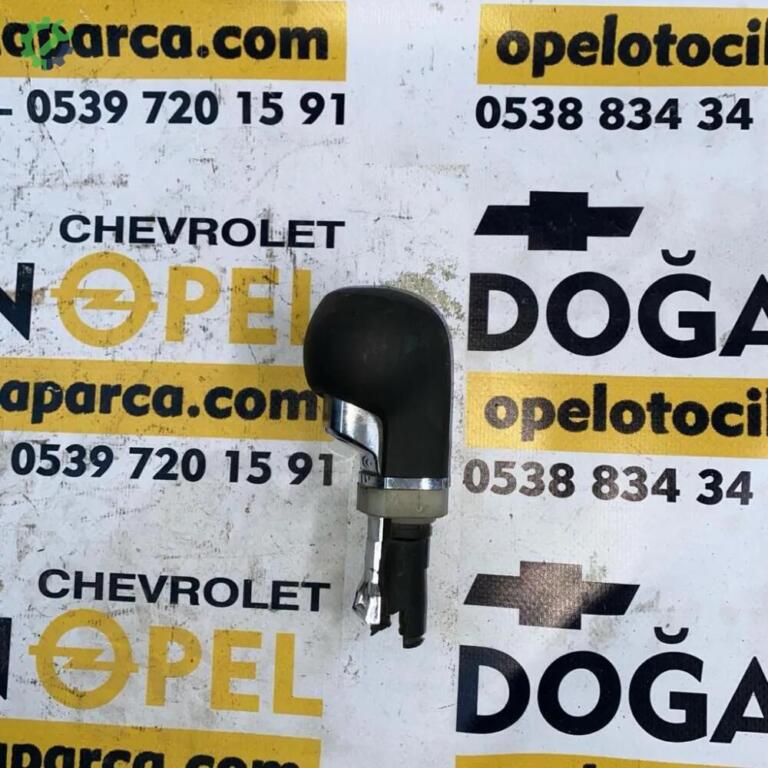 Opel Corsa Vites Topuzu çıkma parça