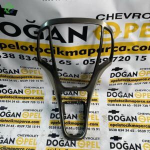 Opel Astra J Çıkma Torpido Ön Konsol Çerçevesi GM 13257562