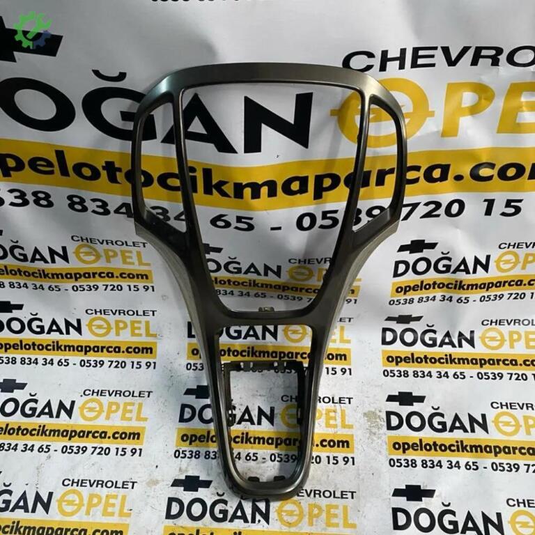Opel Astra Torpido çıkma parça