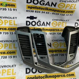 Chevrolet Cruze Çıkma Sol Orta Havalandırma Izgarası (Muzul- Üfleme) GM 95488442