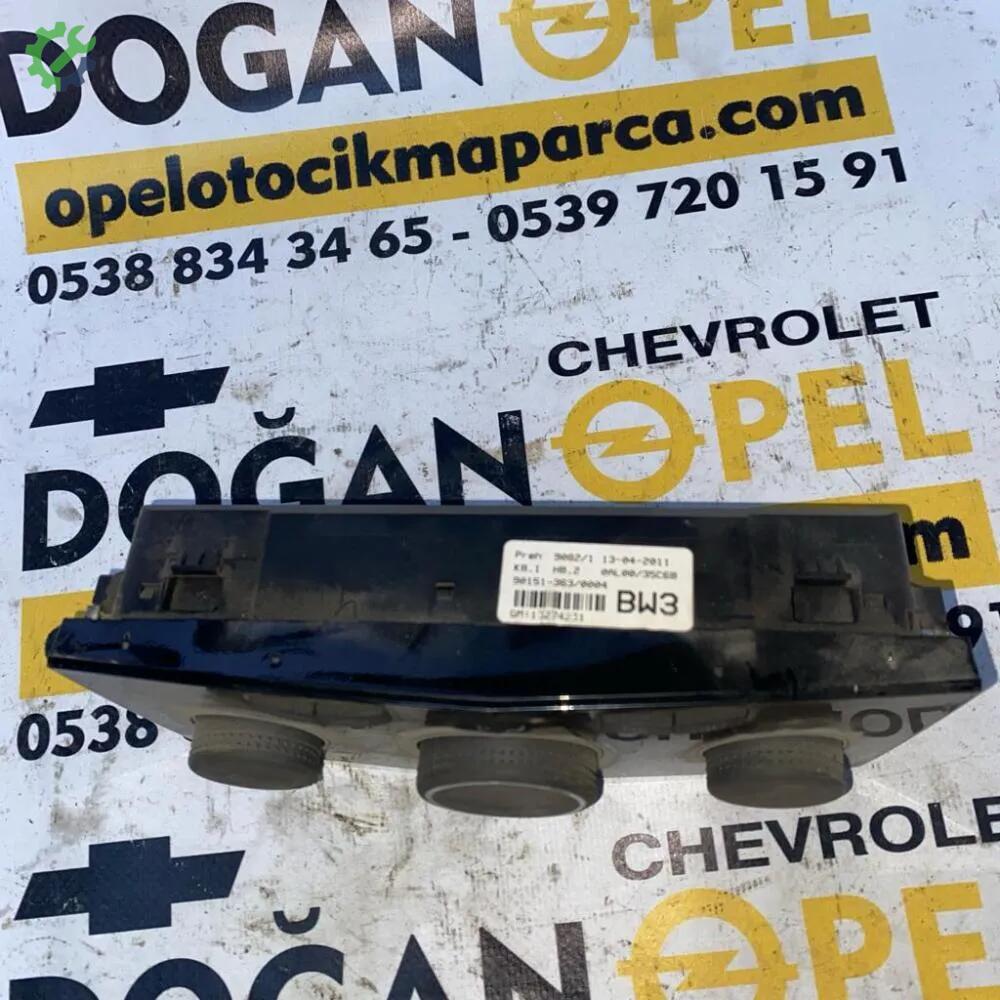 Opel Astra Klima Kontrol Paneli 13274233 çıkma parça