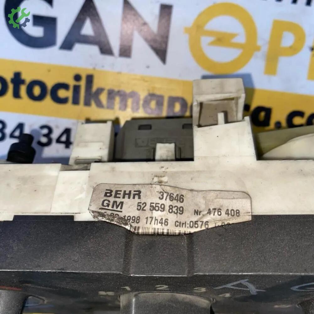 Opel Astra Klima Kontrol Paneli 52559839 çıkma parça
