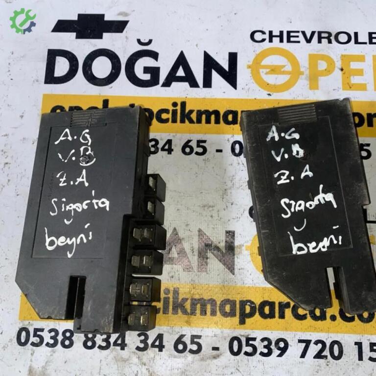 Opel Astra Beyni çıkma parça
