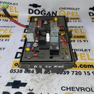 Opel Astra J Çıkma Ön Sigorta Kutusu GM 13302300 TU Kodlu