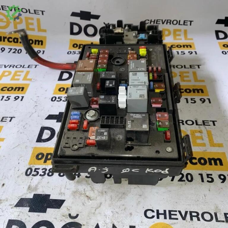 Opel Astra Sigorta Kutusu çıkma parça