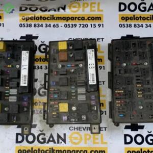 Opel Astra H Çıkma Ön Sigorta Kutusu GM 93182941, 6238006 EB