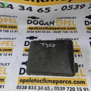 Chevrolet Aveo T300 Çıkma Sigorta Kutusu Üst Kapağı GM