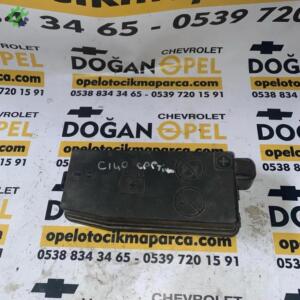 Chevrolet Captiva C140 Çıkma Sigorta Kutusu Üst Kapağı GM
