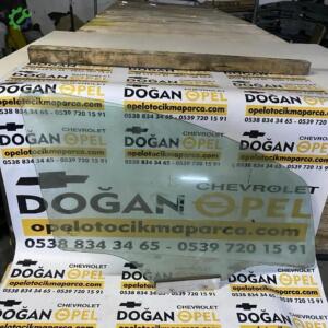 Opel Corsa E Çıkma Sağ Ön Kapı Camı