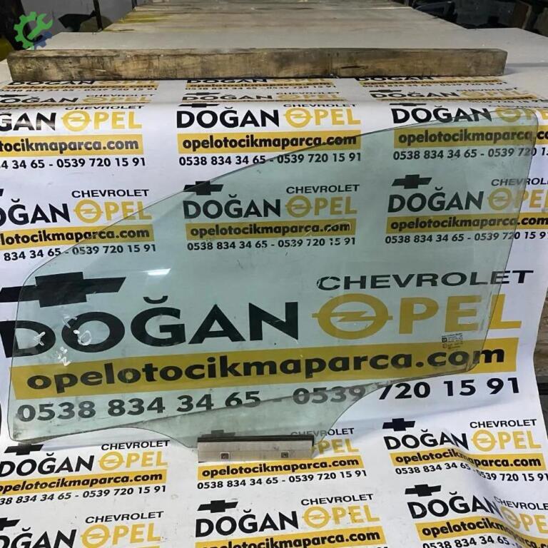 Opel Corsa Sol Ön Kapı çıkma parça