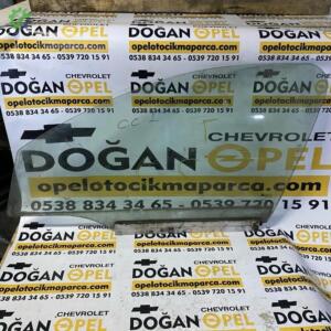 Opel Corsa C Çıkma Sol Ön Kapı Camı GM
